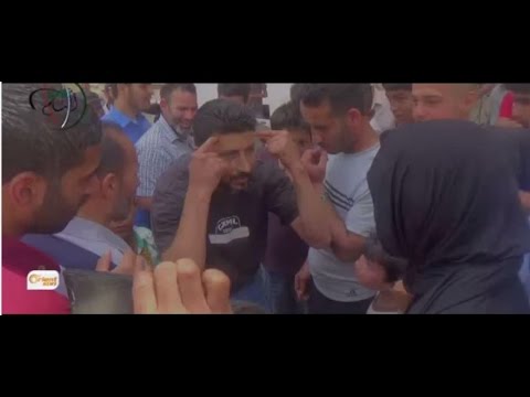 شاب من المعضمية يلقي رسالة شعرية على المبعوث الدولي