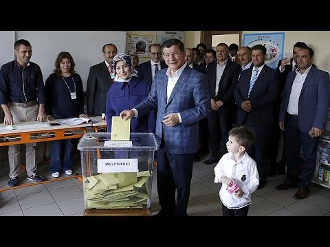 بالفيديو بدء التصويت للانتخابات التشريعية في تركيا