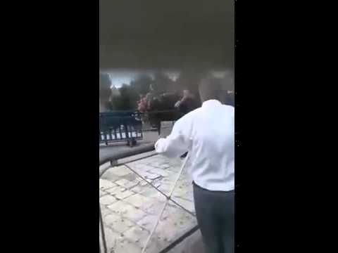 شاهد منفذ عملية الطعن في القدس ينطق الشهادتين