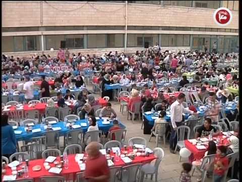 شاهد لجنة زكاة نابلس تنظم إفطارًا خيريًا للأيتام