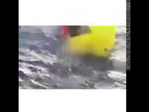 قارب يقل سوريين يغرق مع ركابه قبالة السواحل الإيطالية