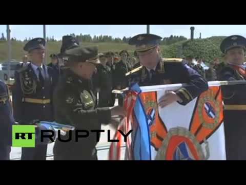 وزير الدفاع الروسي يقلد وسام سوفوروف لـ مطار بليسيتسك