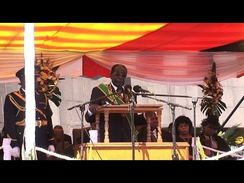 شاهد رئيس زيمبابوي يدين قتل الأسد سيسيل بعد شهر على الحادثة