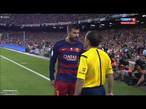 بالفيديو بيكيه مهدد بالإيقاف 12 مباراة