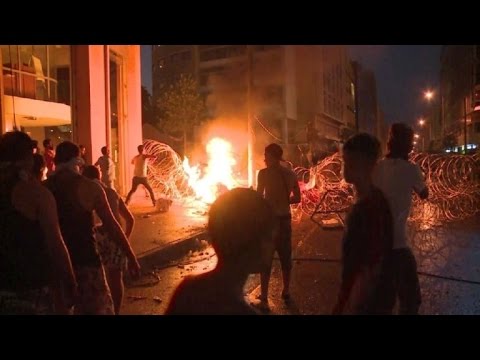 أكثر من 70 جريحا في مواجهات بين محتجين وقوى الأمن في بيروت