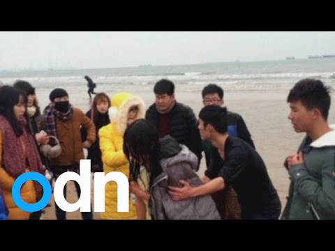 طلاب جامعة صينية ينقذون زميلتهم قبل انتحارها