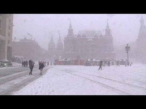 الثلوج هدية من السماء إلى سكان موسكو