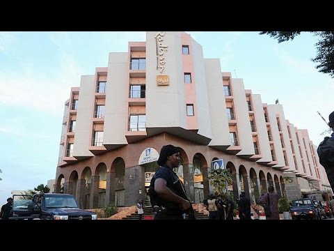 شاهد تحرير الرهائن في فندق وسط باماكو