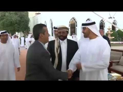 شاهد محمد بن زايد يستقبل شيوخ القبائل