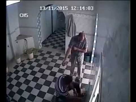 شاهد لص يسرق أموال المصلين داخل مسجد في تونس