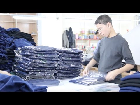 شاهد مليون كنزة سعودية لتدفئة السوريين في المخيمات