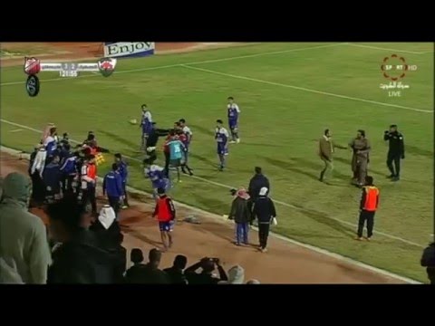 لاعبو الجهراء يعتدون بالضرب على حكم المباراة