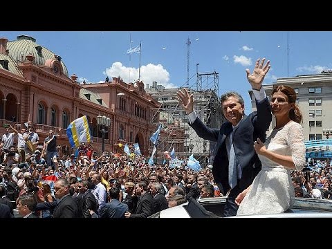 ماوريسيو ماكري يؤدي اليمين رئيسًا للأرجنتين