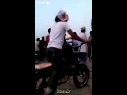 بالفيديو فتيات سعوديات يلقنّ شابًا علقة ساخنة