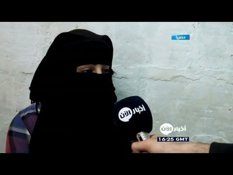 شاهد مسلحو داعش يغرون الأهالي بالمال للزواج من بناتهم