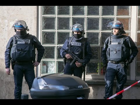 بالفيديو توقيف شقيقان في بروكسل يشتبه بصلتهما في اعتداءات باريس