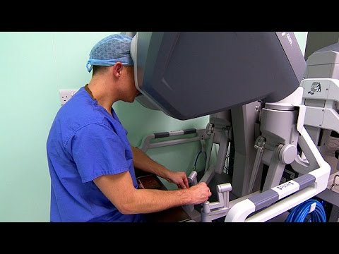 أطباء بريطانيون يستعينون بـ45 روبوت في مجال الجراحة