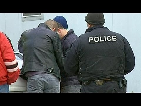 شاهد اعتقال 9 أشخاص بتهم غسيل الأموال في بلغاريا