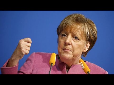 شاهدميركل تؤيد ترحيل لاجئين ثبت بحقهم عقوبات سجن