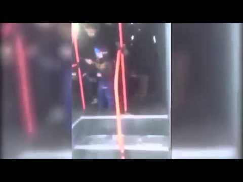 شاهدركاب يرمون إمرأة روسية حامل من حافلة