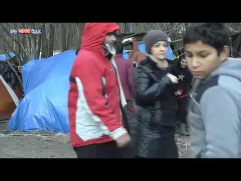 شاهد مخيم من حاويات السفن في كاليه