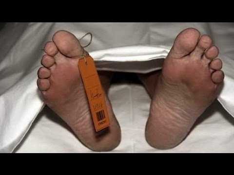 شاهد  شاب يجهز على والده ويضرم النار في جسده