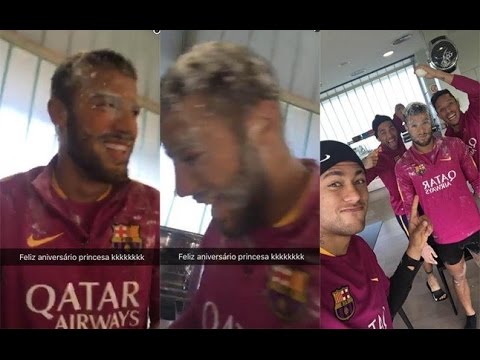 شاهد احتفال مجنون من نجوم برشلونة بعيد ميلاد رافينيا