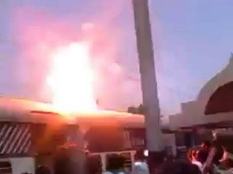 شاب هندي مات صعقًا فوق القطار