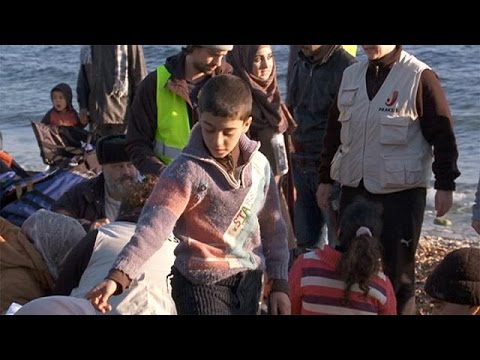 شاهد شيء من الانسانية في قلب الماساة