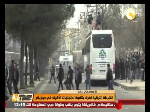 شاهد الشرطة التركية تفرق بالقوة احتجاجات الأكراد في دياربكر