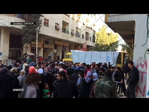 شاهد توزيع المساعدات الإنسانية في ضواحي دمشق