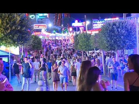 السياح “السكارى” يدفعون إسبانيا لمنع بيع الكحول ليلا