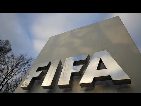 شاهد الفيفا يطالب مسؤوليه الفاسدين بتعويضات