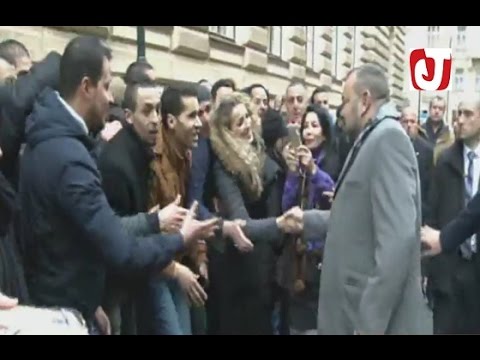 شاهد هكذا استقبلت الجالية المغربية في التشيك الملك محمد السادس