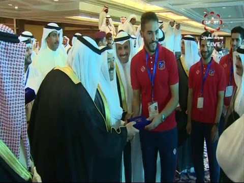 ياسين الصالحي يقابل الأمير الكويتي ويستلم الميدالية