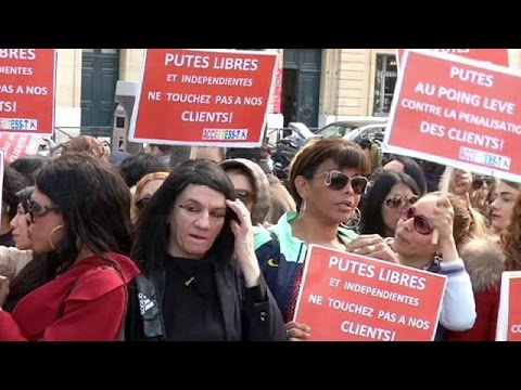  فرنسا تصوت لتجريم زبائن الدعارة